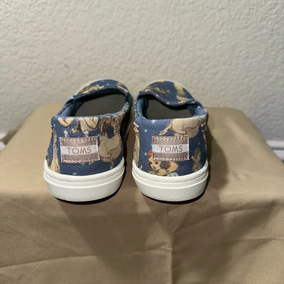 Disney x TOMS Snow White Youth Luca Slip-On Size Y3 - Picture 8 of 10